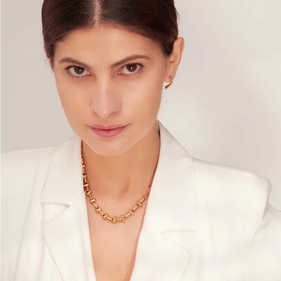 Women Stylish Stainless Steel Short Necklace - Picture 5 of 6